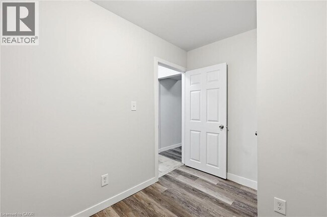 Photo - 13 Westinghouse Ave