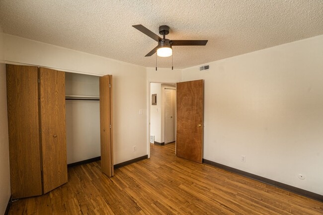 Photo - University Heights (KC-AM)