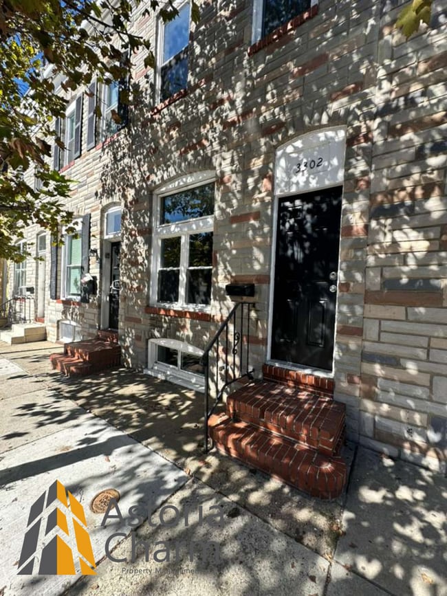Building Photo - Move In Ready 2 Bedroom Home with Fresh Up...