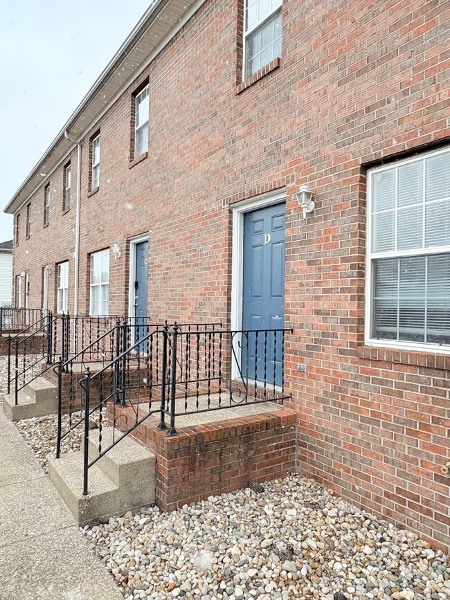 Building Photo - 130 Bright St