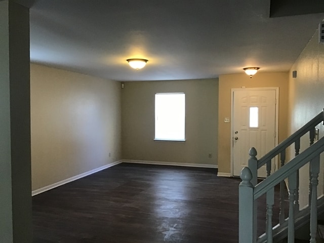 Photo - 1909 Southernwood Ln