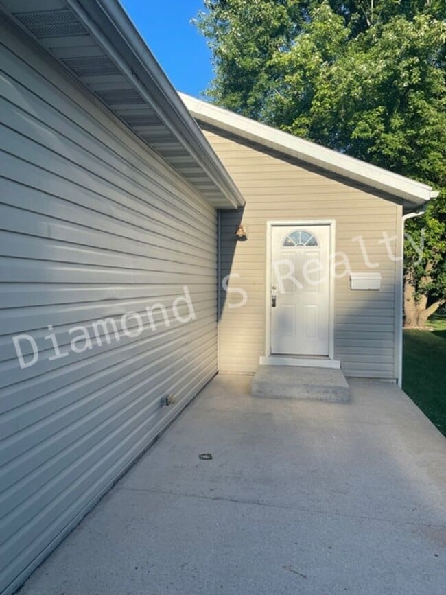 Photo - 2313 N Rogers Ave