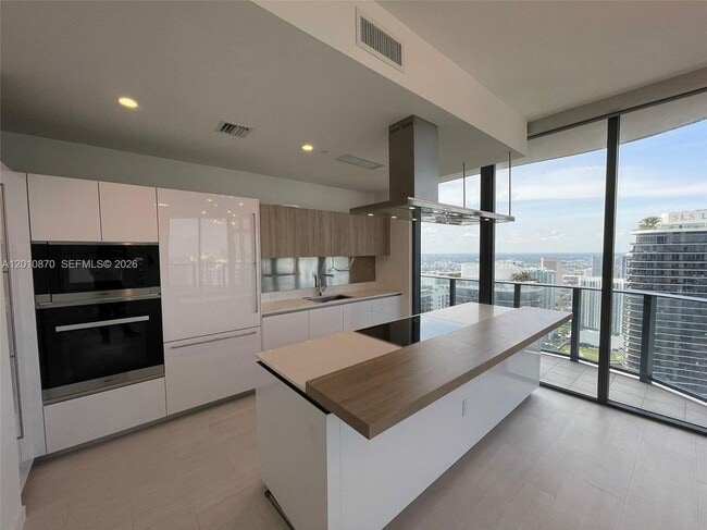 Photo - 1000 Brickell Plaza Unit 5908