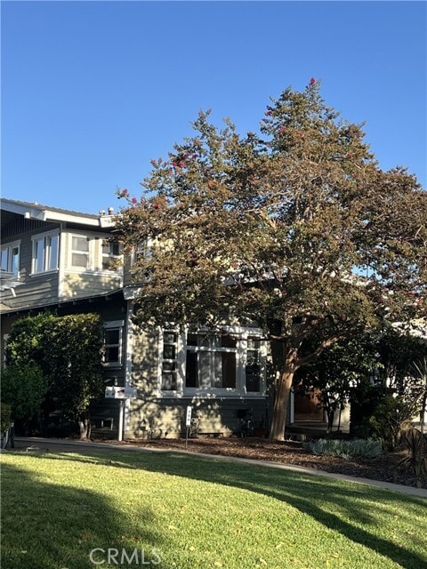 702 N Bushnell Ave