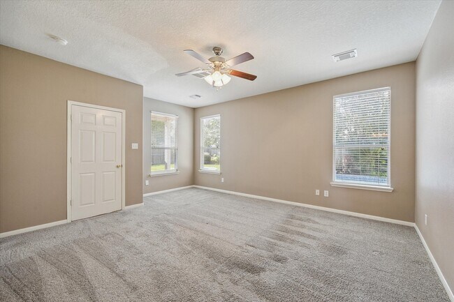 Photo - 19010 Country Square Dr