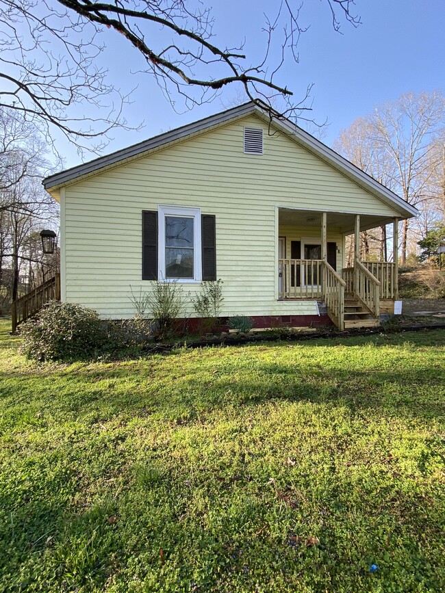 Photo - Yellow Fully Renovated Two Bedroom Cottage