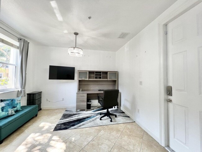 Photo - 840 Marina Del Ray Ln Unit 2