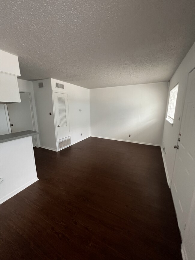 Photo - Great one bedroom in Hyde Park! Unit 102