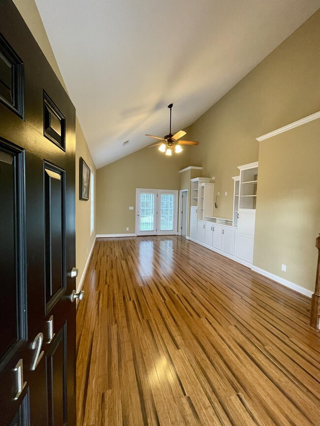 Photo - 121 Rowse Dr Townhome