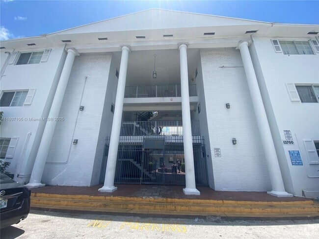 Building Photo - 13700 NE 6th Ave Unit 309 Rental