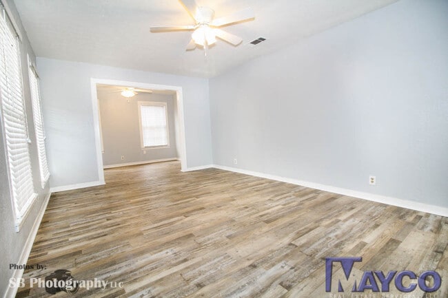 Photo - 3 bedroom 1.5 Bath house newly remodeled!