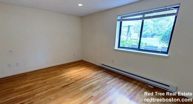 Photo - 320 Hammond Pond Pkwy Unit 101