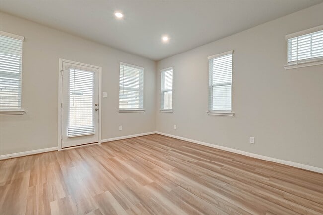 Photo - 1521 Beach Oak Dr