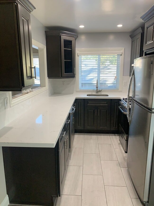 Photo - Fully Updated Spacious Studio Above Garages in Pasadena! Unit 1622