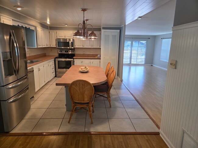 Photo - 922 S Silver Cir