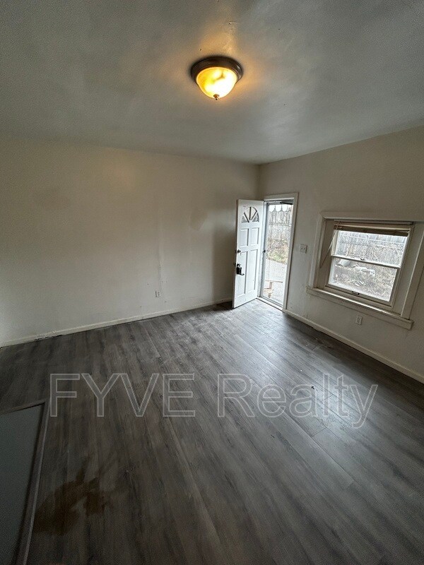 Photo - 76 Cortina Way