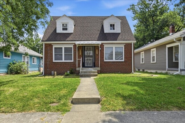 Building Photo - 1511-1511 N Chester Ave Unit 1509 N Chester Avenue
