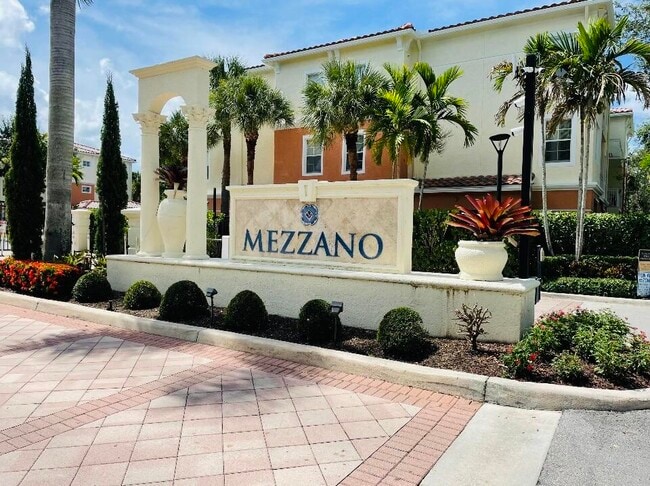Building Photo - 9905 Baywinds Blvd Unit 2205 Rental