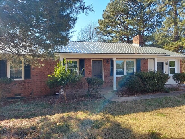 Building Photo - Ranch Home with In-Law Suite