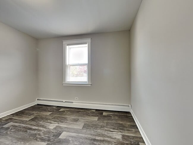 Photo - 7402 School Ave