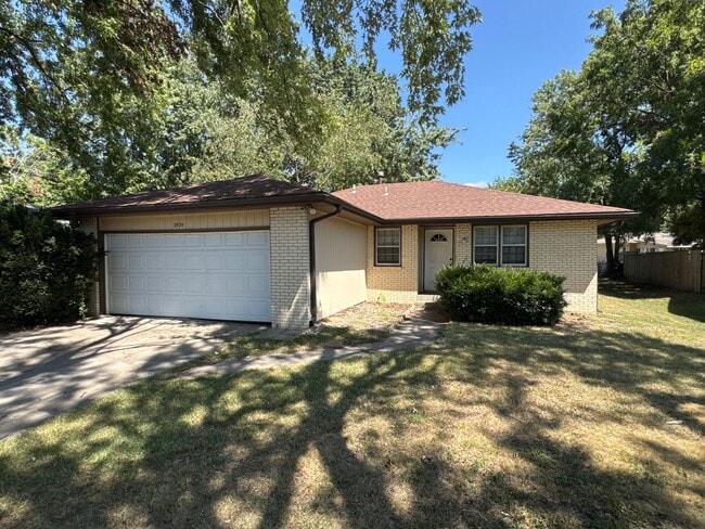 Building Photo - Nice 3 Bedroom 2 Bathroom home for $1250!