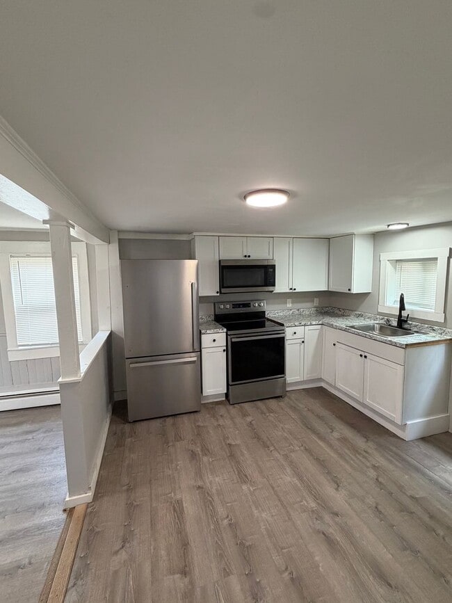 Photo - 04 Stewart Unit 1