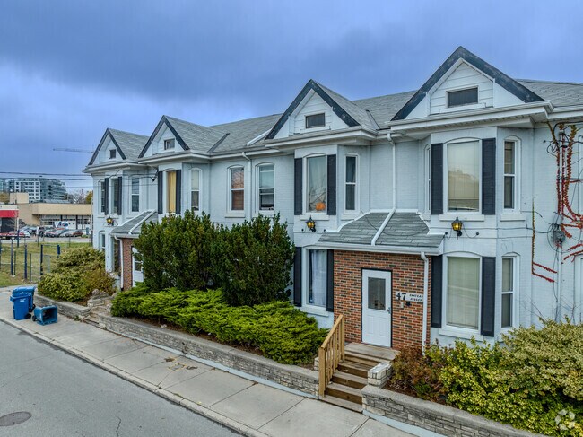 Photo - 45-51 E Surrey St