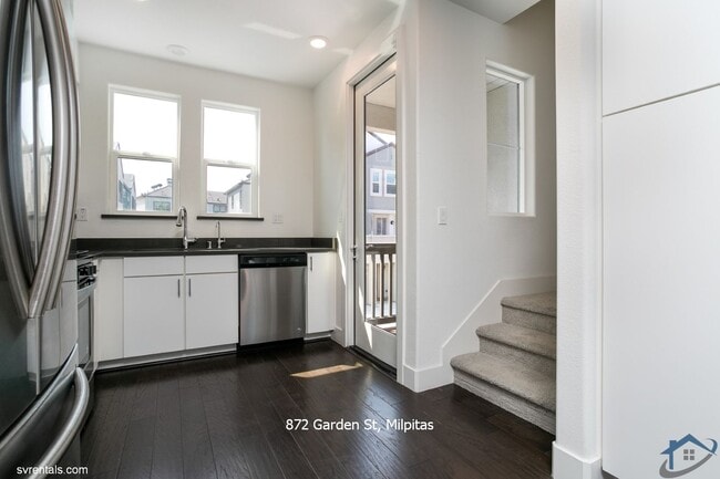 Photo - 872 Garden St
