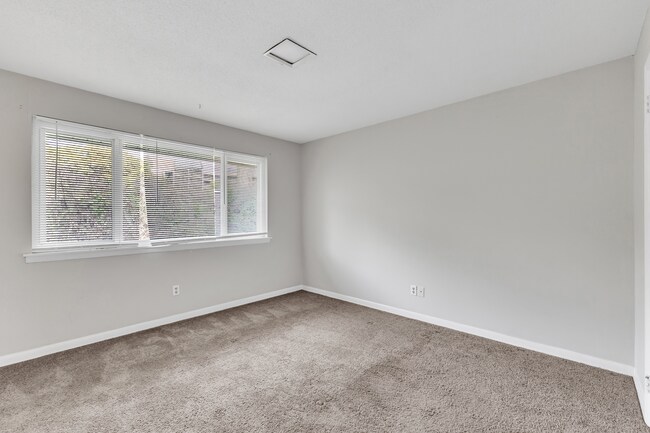 Photo - 2 Bedroom Walking Distance to NCSU!