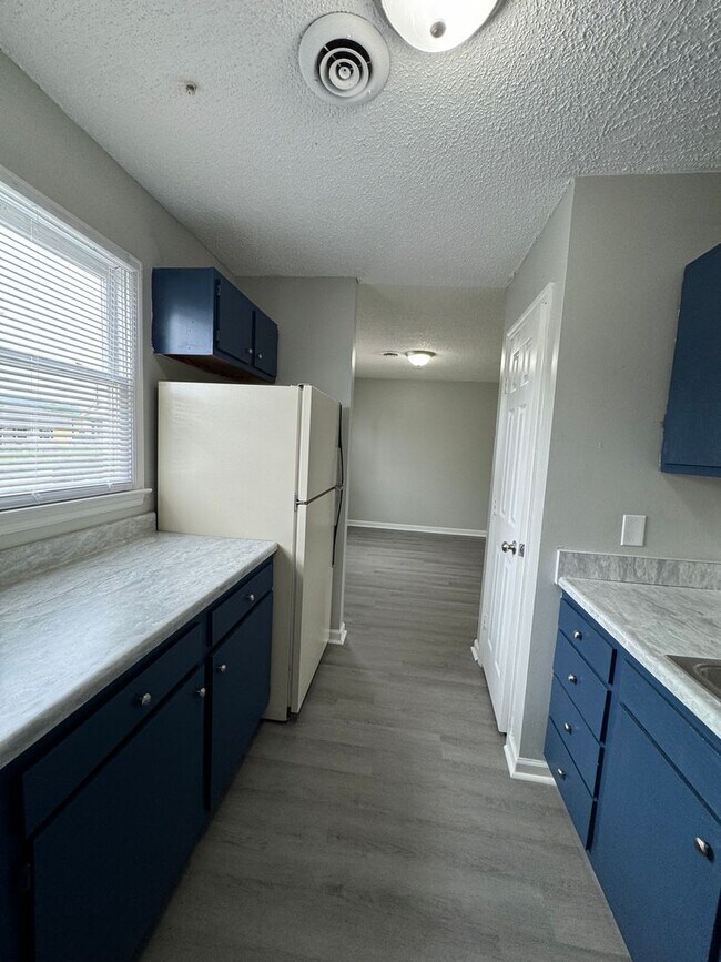 Photo - Creekview Apartments - Kingsport, TN