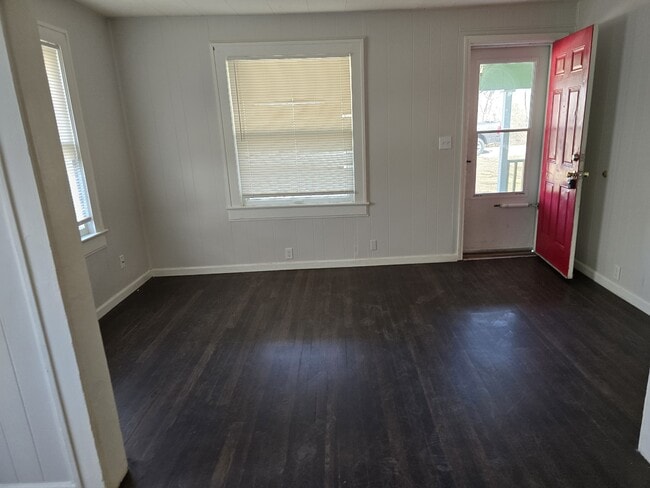 Photo - 11401 E 9th St S