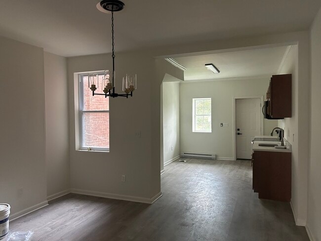 Photo - 2810 Winchester St