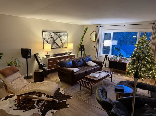 Photo - 13360 W Bluemound Rd Unidad 4