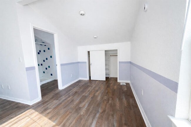 Photo - 212 Lessin Ln