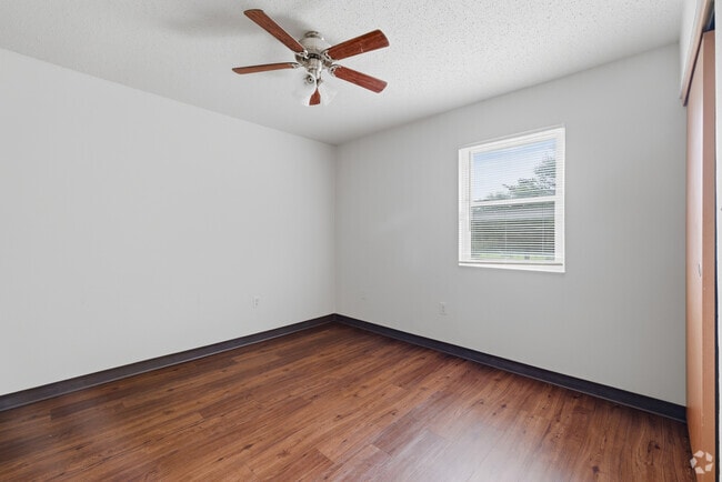 3BR, 2BA - 960SF - Primary Bedroom