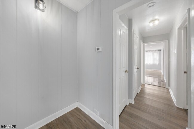 54 Llewellyn Ave