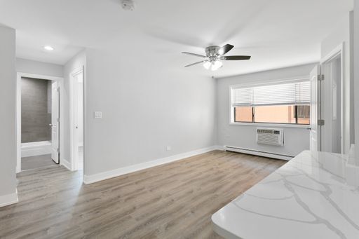 Photo - 6201 N Kenmore Ave