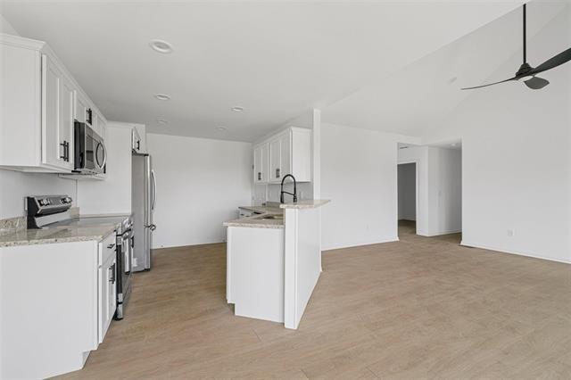 Photo - 140 Middlebrook Ln