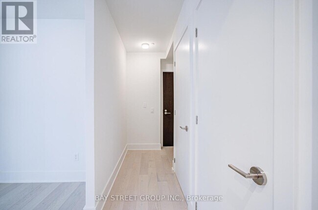 Photo - 11 Yorkville Ave Unit 2312