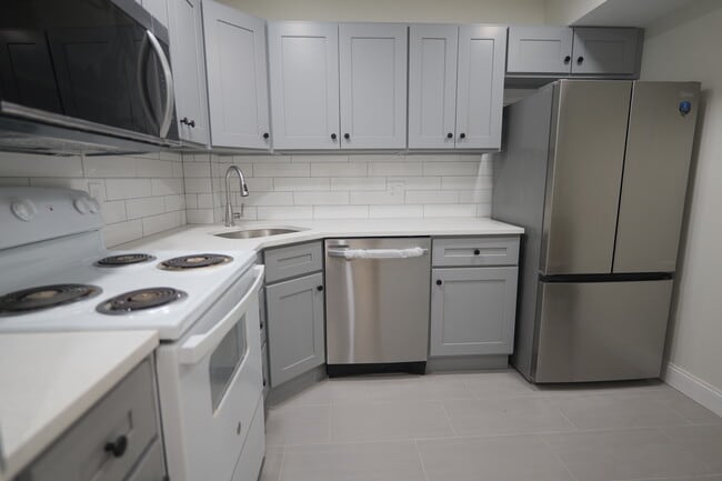 Building Photo - 500 Washington St Unit RL