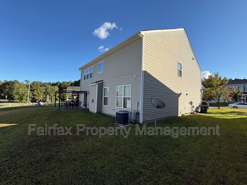 Photo - 127 Rosebud Ln