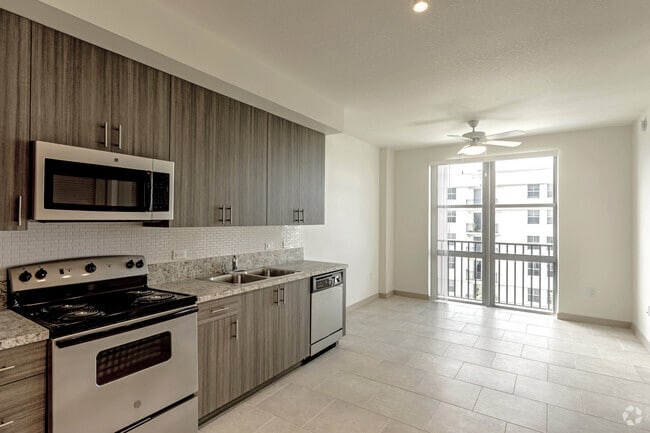 1BR,1BA - 596 SF