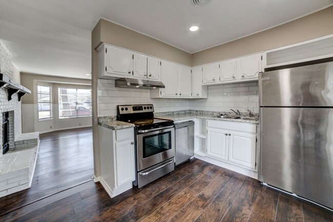 Photo - 2120 S Main St