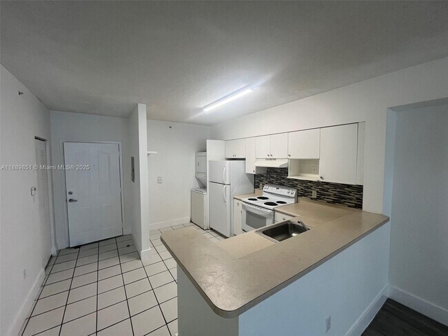Photo - 5091 NW 7th St Unidad 1005