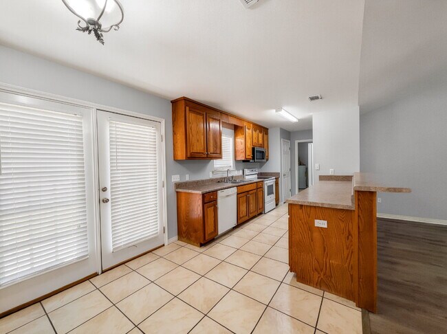 Photo - "Charming 3-Bedroom Oasis with 2 Baths in the Heart of Fort Walton Beach!"