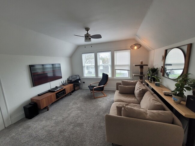 Photo - 5909 33rd Ave Unit UPPER