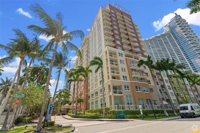 Building Photo - 2000 N Bayshore Dr Unit 319 Rental