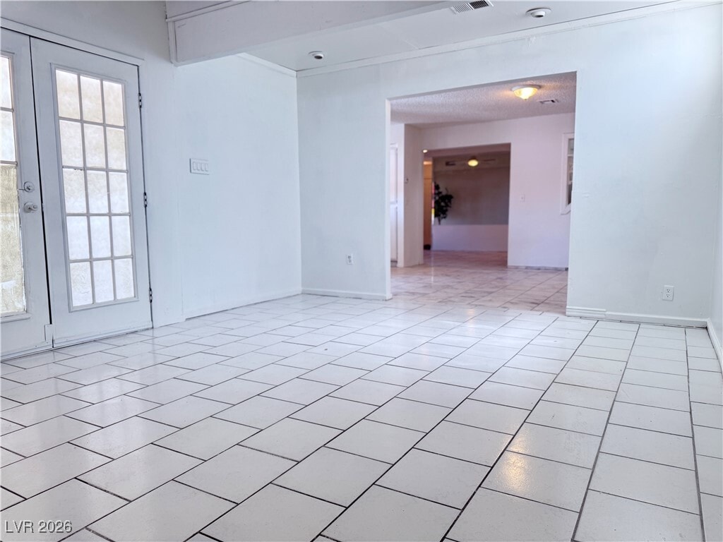 Photo - 5600 Grossmont Ave