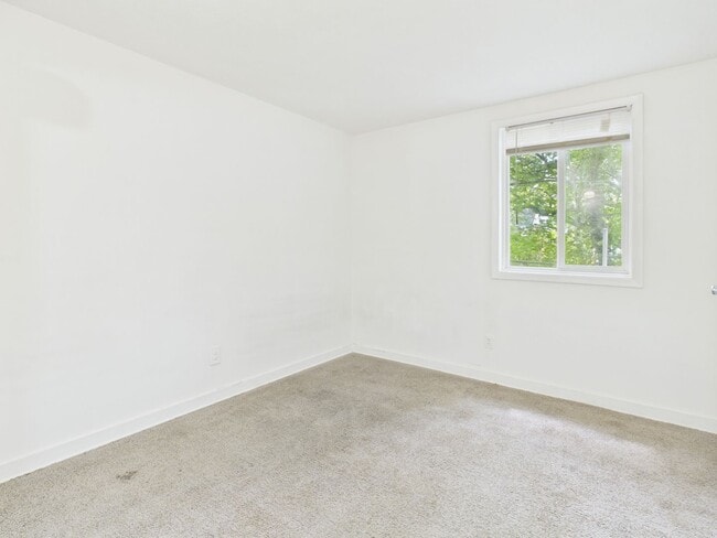 Photo - Forest Square Apartments
