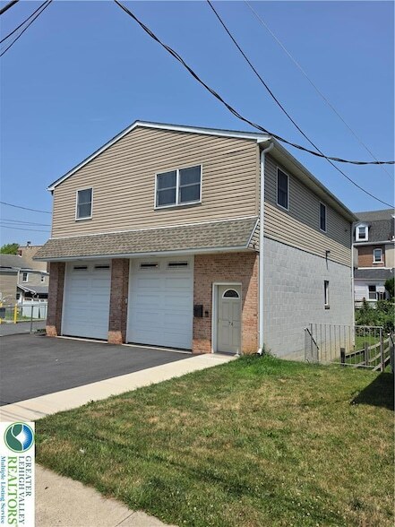 Photo - 74 W Spruce St